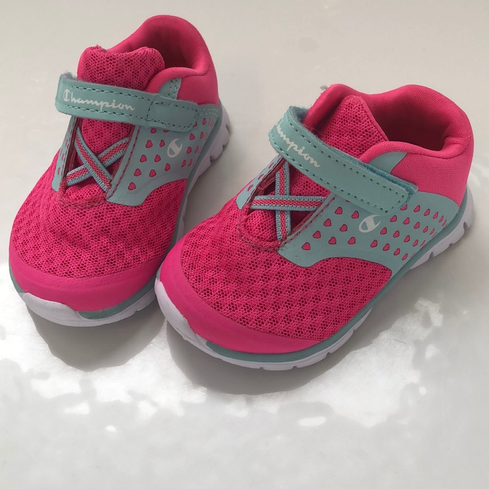 Little girl tennis shoes